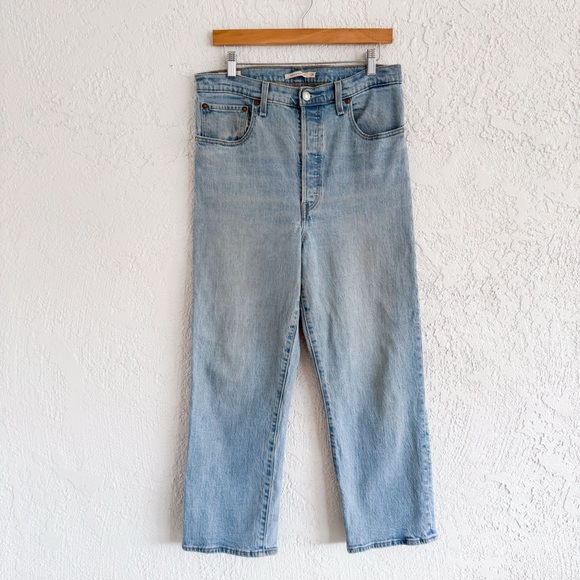 Levi's Ribcage Straight Leg Jeans Light Wash - Picture 4 of 10